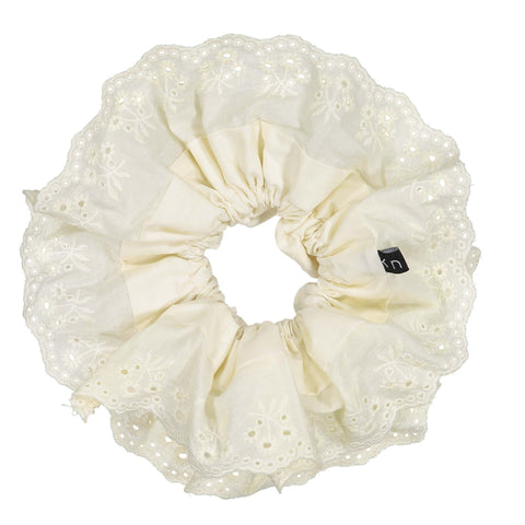 Knot Hairbands Eyelet Scrunchie // Crème
