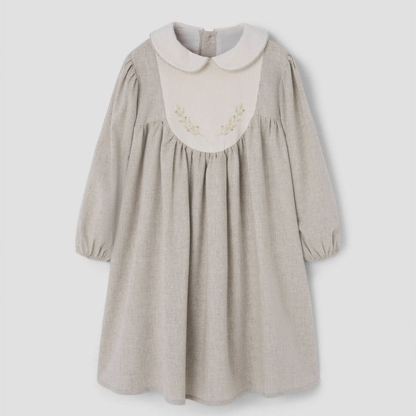 Popelin dress sand with embroidered yoke || 47.1