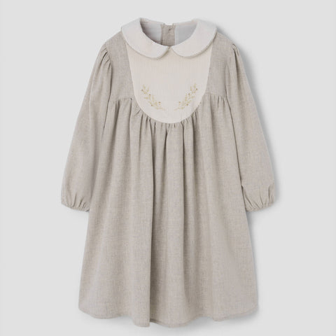 Popelin dress sand with embroidered yoke || 47.1