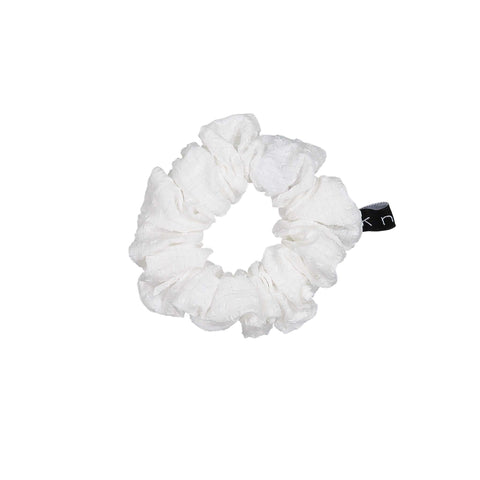 Knot Hairbands Seersucker Petite Scrunchie // White